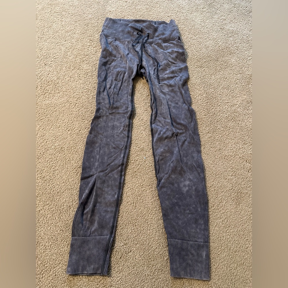pink leggings, they’re wrinkly in the pic but will be washed before shipped!